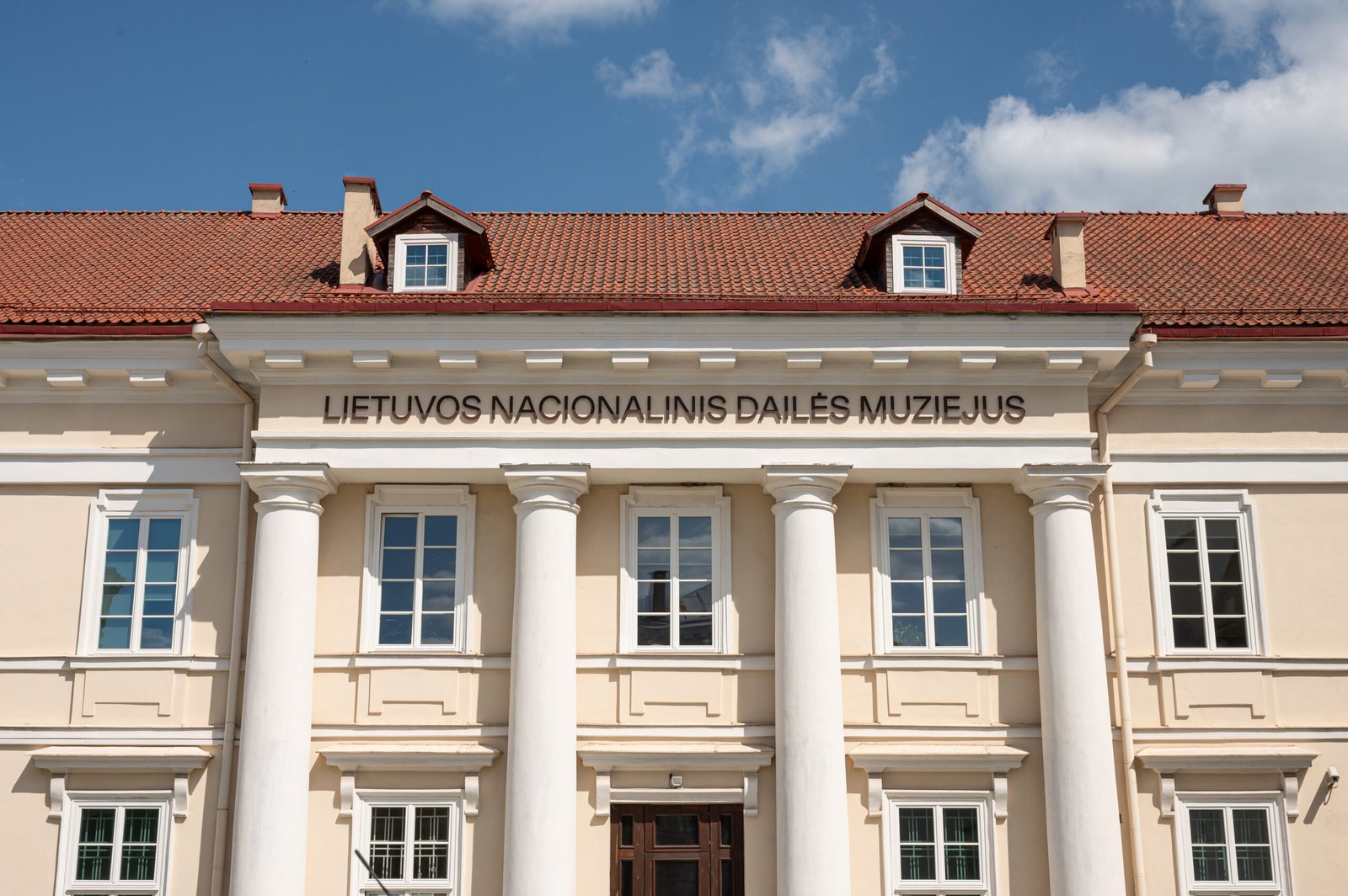 Nuo parodų, nušvintančių kaip kometos, iki pasaulio pabaigos – ruduo Lietuvos nacionaliniame dailės muziejuje